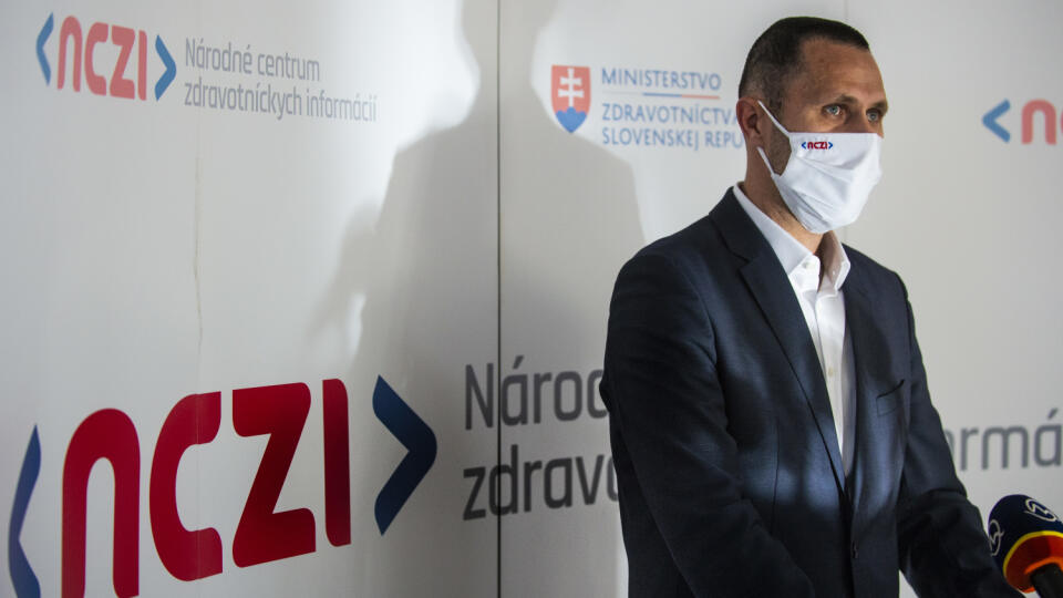 Na snímke generálny riaditeľ Národného centra zdravotníckych informácií (NCZI) Peter Bielik počas tlačovej konferencie k zisteniam o možnom úniku dát občanov z aplikácie Moje ezdravie 18. septembra 2020 v Bratislave. FOTO TASR - Jakub Kotian