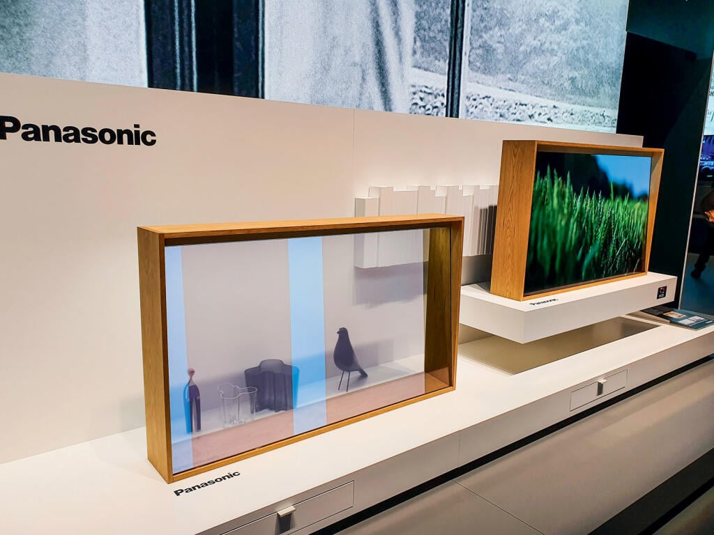 Panasonic Vitrine Oled televízor s priehľadnou obrazovkou