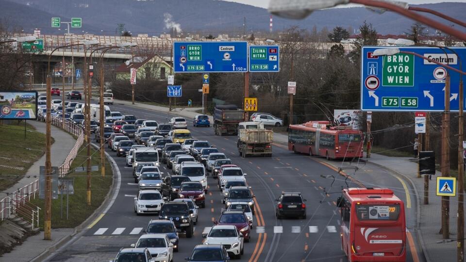 SR Bratislava Doprava Obmedzenia Uzávera BAX