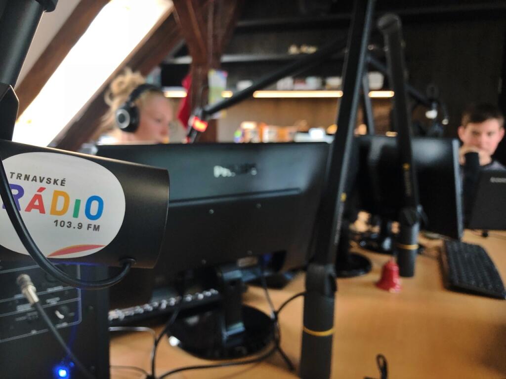 Trnavské rádio vysiela z nového štúdia, pridalo regionálne spravodajstvo