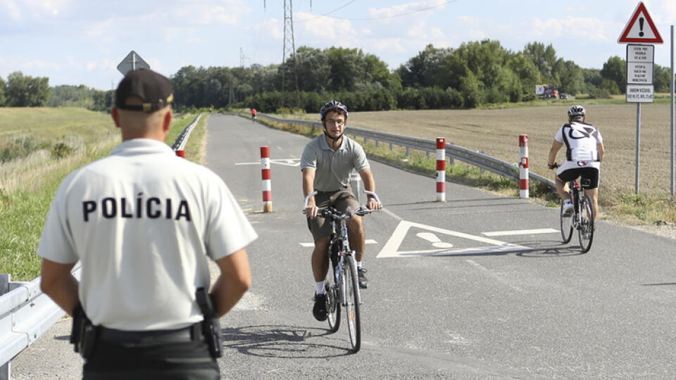 Za alkohol môže teraz polícia udeliť cyklistom blokovú pokutu do 650 eur, v správnom konaní je to 150 až 800 eur.