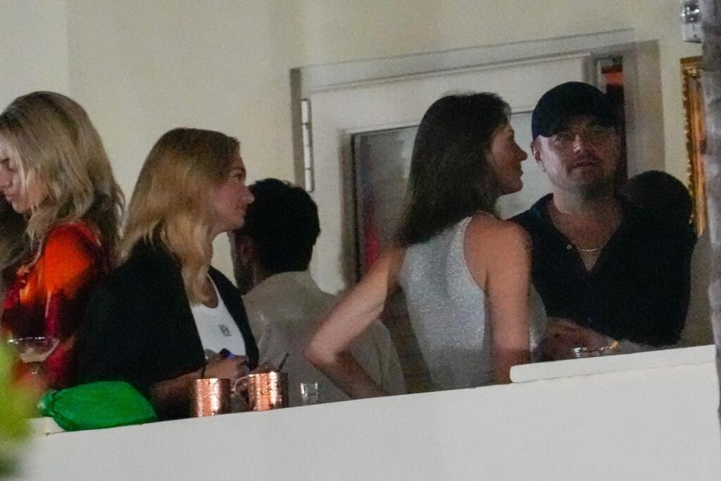 Leonardo DiCaprio vo svojej vile zorganizoval večierok pre známe osobnosti.