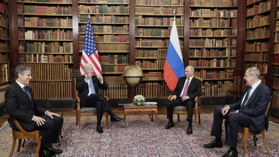 Joe Biden a Vladimir Putin na samite v Ženeve.