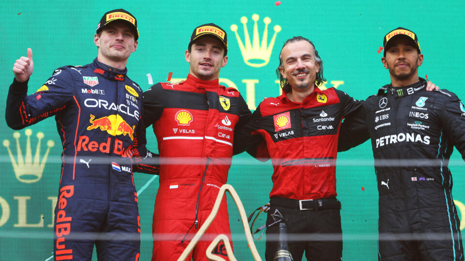Max Verstappen, Charles Leclerc a Lewis Hamilton sú najlepšie platenými pretekármi F1 súčasnosti.