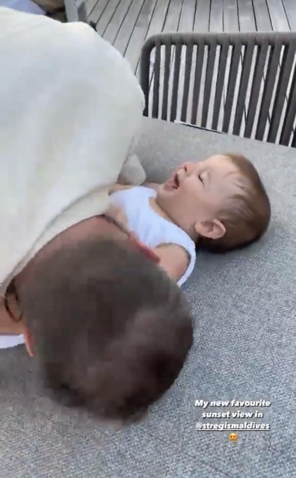 Manželia zobrali na Maldivy so sebou po prvýkrát aj syna Jakubka.