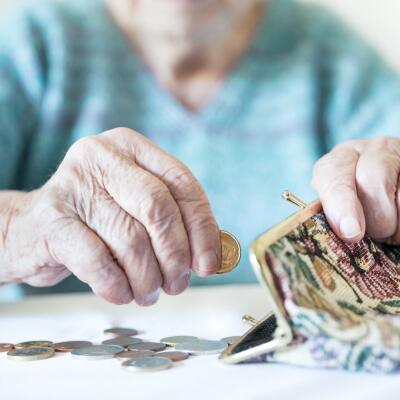 Dôchodcovia dostanú príspevok, ktorý dokáže využiť každý! POZRITE, kto má nárok na 100 eur