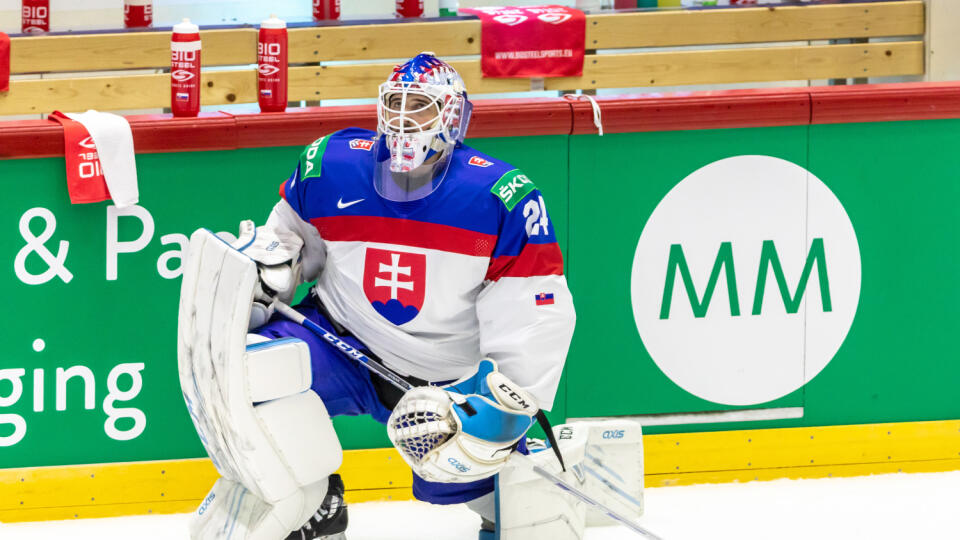 Na snímke je Patrik Rybár pred úvodným zápasom slovenskej hokejovej reprezentácie v ľadovom hokeji proti Francúzsku.