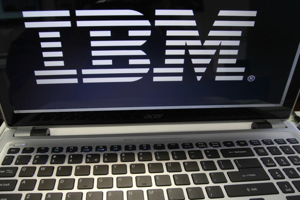 Earns IBM