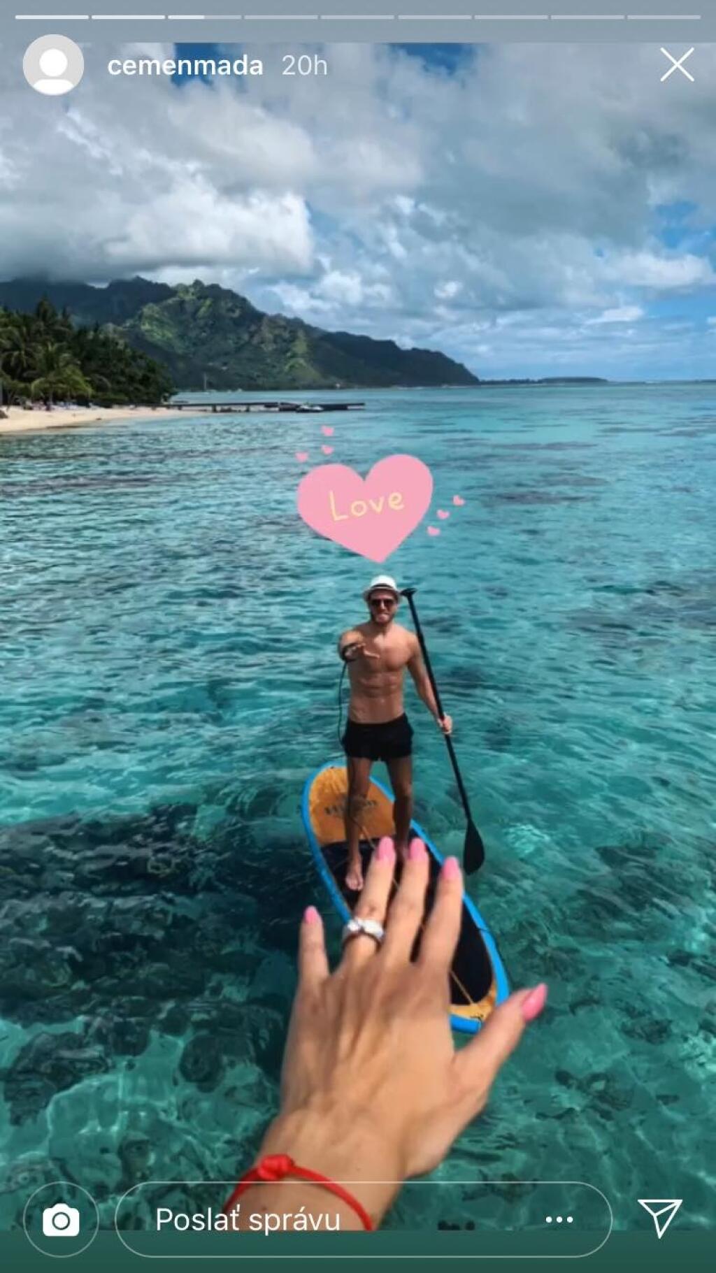 Pri fotkách Nemca so sexi manželkou z posledných dní sa spoločne objavuje rovnaký hashtag „honeymoon“, teda v preklade medové týždne. Párik si ich užil na Francúzskej Polynézii.