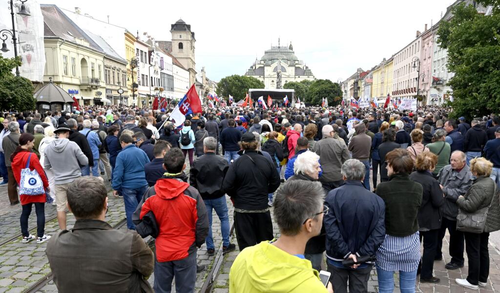 Na snímke protivládny protest na Hlavnej ulici v Košiciach 1. septembra 2021. FOTO TASR - Roman Hanc