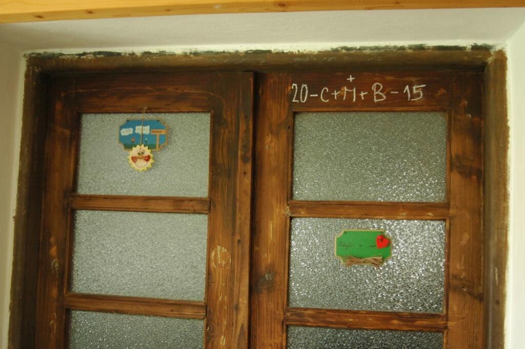 Ako zrenovovať drevené dvere s vintage efektom
