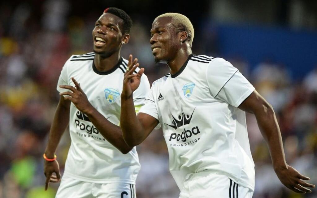 Paul Pogba a jeho starší brat Mathias (vpravo) si už roky nevedia prísť na meno.