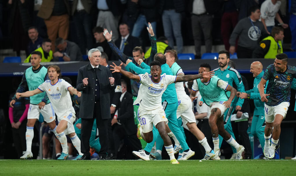 Radosť hráčov Realu Madrid po postupe do finále Ligy majstrov.