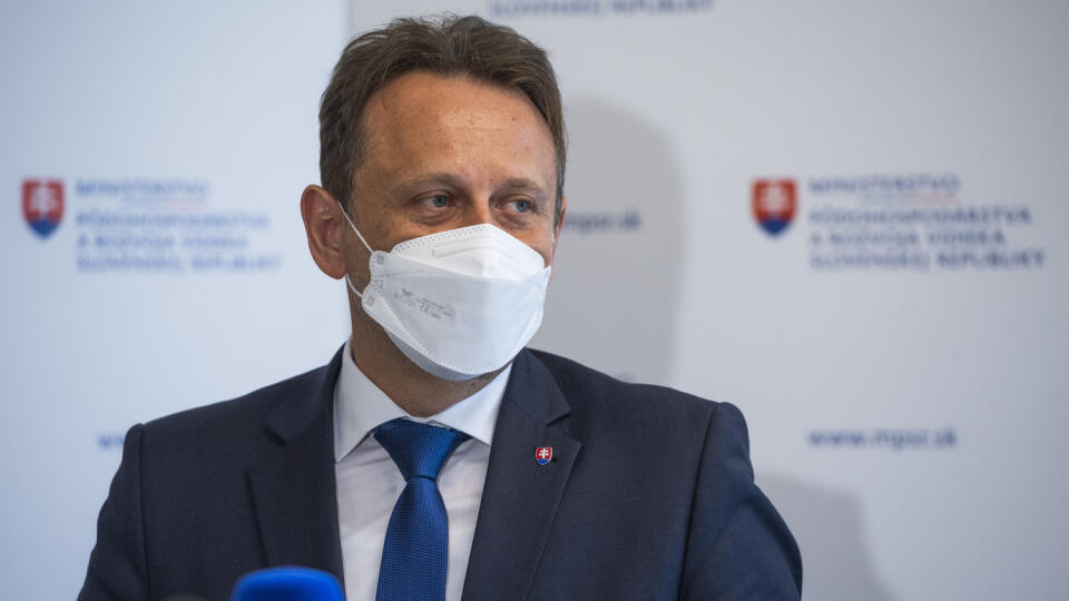 Na snímke minister pôdohospodárstva a rozvoja vidieka SR Samuel Vlčan (nominant OĽaNO) počas tlačovej konferencie po podpísaní deklarácie o udržaní cenovej stability potravín v Bratislave 11. marca 2022. FOTO TASR - Jaroslav Novák