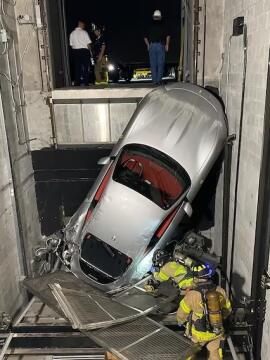 Trápna havária: Sen o športovom Ferrari sa rýchlo zmenil na nočnú moru
