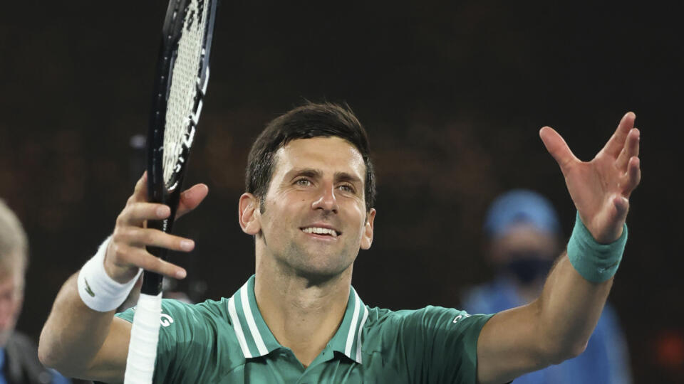 JB 32 Melbourne - Srbský tenista Novak Djokovič  oslavuje po jeho výhre nad Francúzom Jeremym Chardym v 1. kole dvojhry na grandslamovom turnaji Australian Open v Melbourne 8. februára 2021. FOTO TASR/AP

Serbia's Novak Djokovic celebrates after defeating France's Jeremy Chardy during their first round match at the Australian Open tennis championship in Melbourne, Australia, Monday, Feb. 8, 2021. (AP Photo/Hamish Blair)