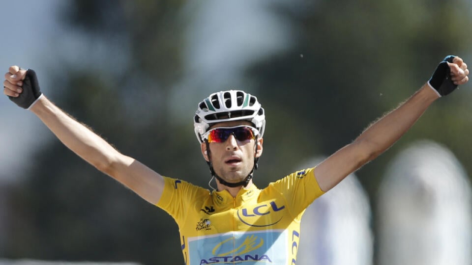 Vincenzo Nibali sa teší z druhého etapového víťazstva a poistenia si vedúcej pozície.