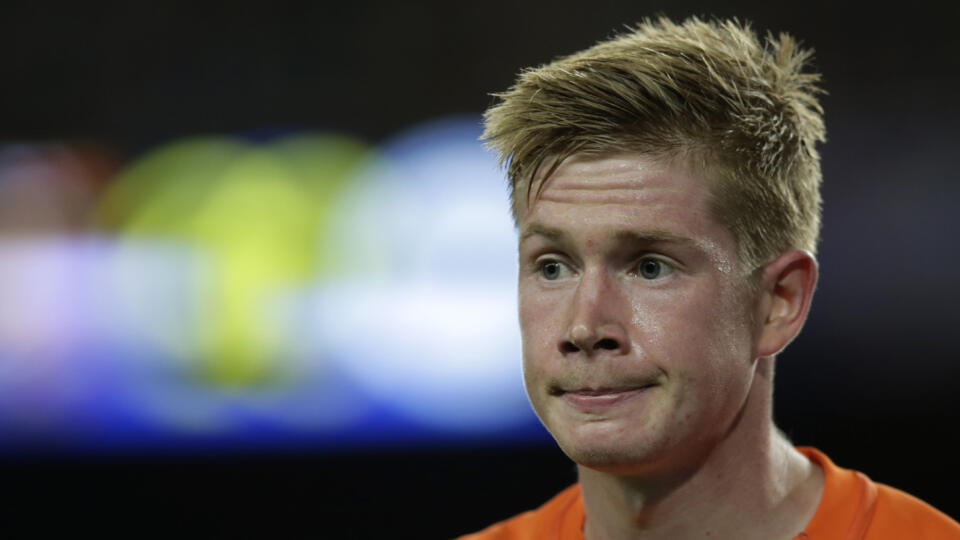 Manchester City's Kevin De Bruyne reacts during a Champions League, Group C soccer match between Barcelona and Manchester City, at Camp Nou stadium in Barcelona, Wednesday, Oct. 19, 2016. (AP Photo/Manu Fernandez)