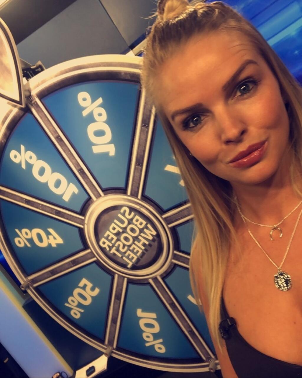 Sexi Leonna Mayorová si dnes privyrába ako moderátorka. Do sedla ju to ž tak často neťahá.u