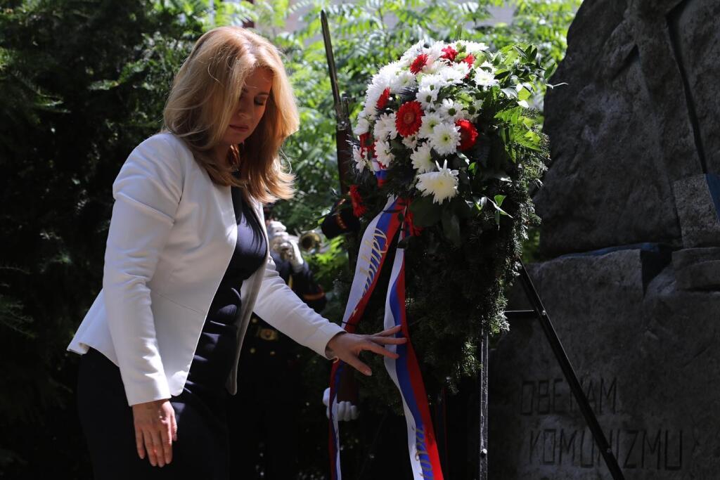Prezidentka Zuzana Čaputová si pripomenula a uctila Pamätný deň obetí komunizmu na Slovensku. Pri pamätníku na Jakubovom námestí v Bratislave sa sa poklonila tým, ktorí boli neprávom prenasledovaní, väznení a mučení za postoje, ktoré neboli v súlade s oficiálnou štátnou ideológiou.