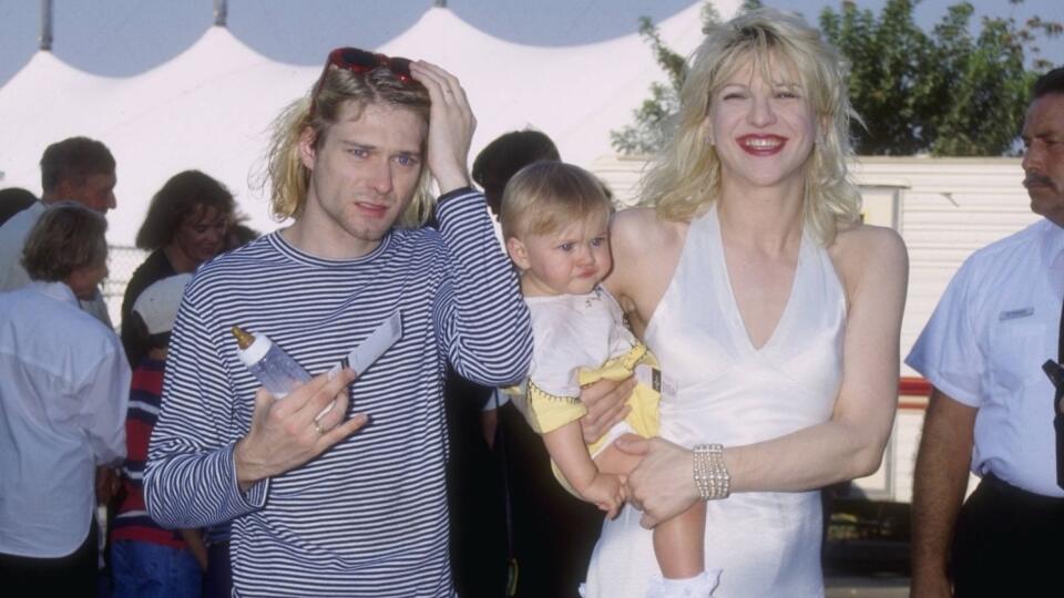 Kurt Cobain s manželkou Courtney Love a ich dcérou Frances.