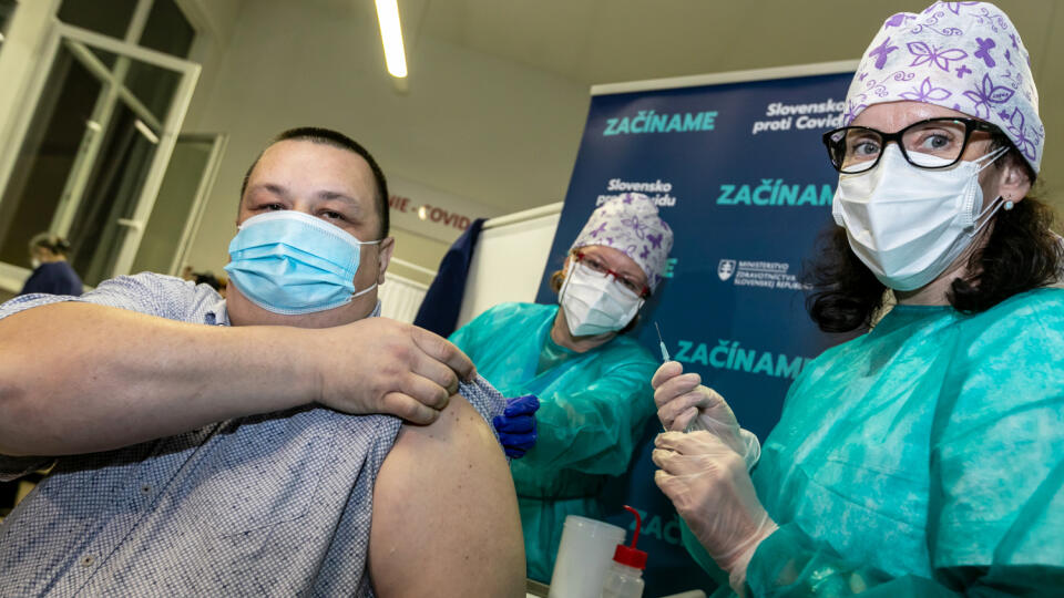 Mikas odporučil vláde SR nákup vakcíny Sputnik V.