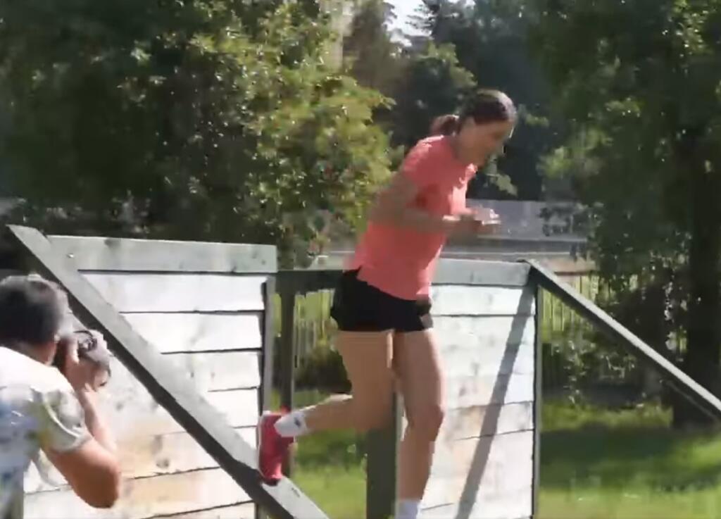 Našej lyžiarke vojenské prekážky nerobili najmenší problém.