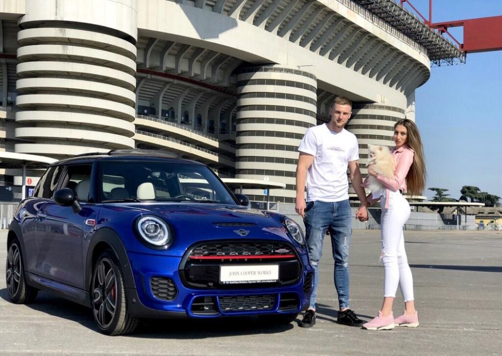 V Taliansku parkuje v garáži Milan Škriniar aj modrý MINI Cooper v edícii John Cooper Works 2