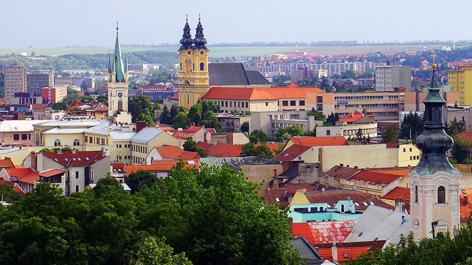Kandidáti na župana tvrdia, že kraj treba oživiť.