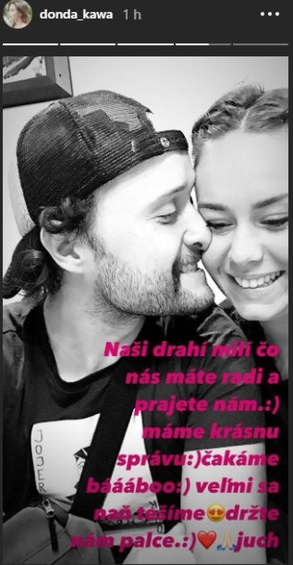 Fotka, ktorou Dominika Kavaschová oznámila, že čaká bábätko.