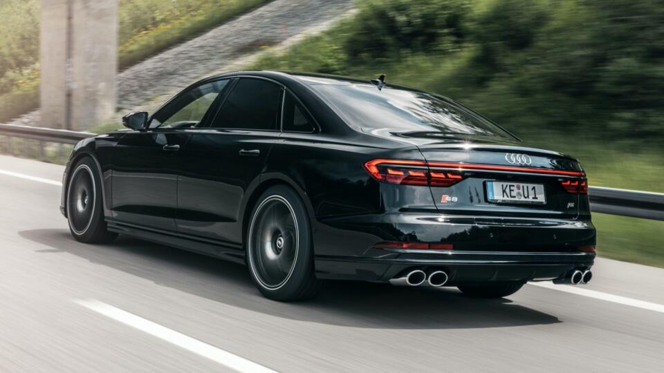 Audi S8.