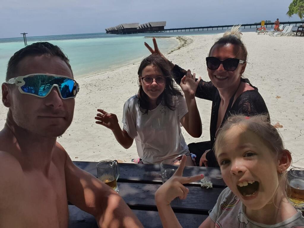 Erik Vlček si po olympiáde užil dovolenku s manželkou a ich dvoma dcérami. Krásne Maldivy si nevedel vynachváliť.
