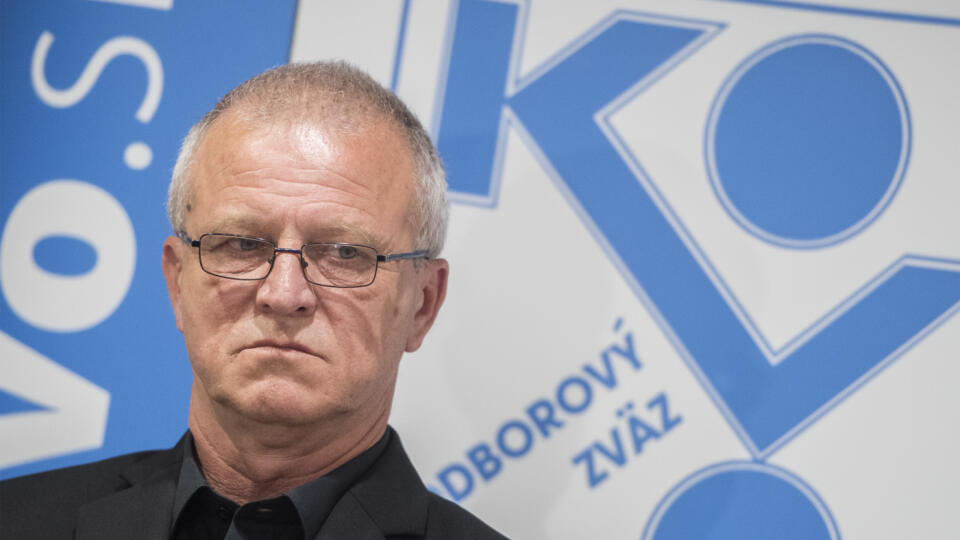 Na snímke predseda ZO OZ KOVO PPS Detva Stanislav Ľupták počas tlačovej konferencie na tému Narušenie sociálneho zmieru v strojárskom odvetví - nepodpísanie Kolektívnej zmluvy najvyššieho stupňa v utorok 21. júla 2020 v Bratislave. FOTO TASR - Martin Baumann