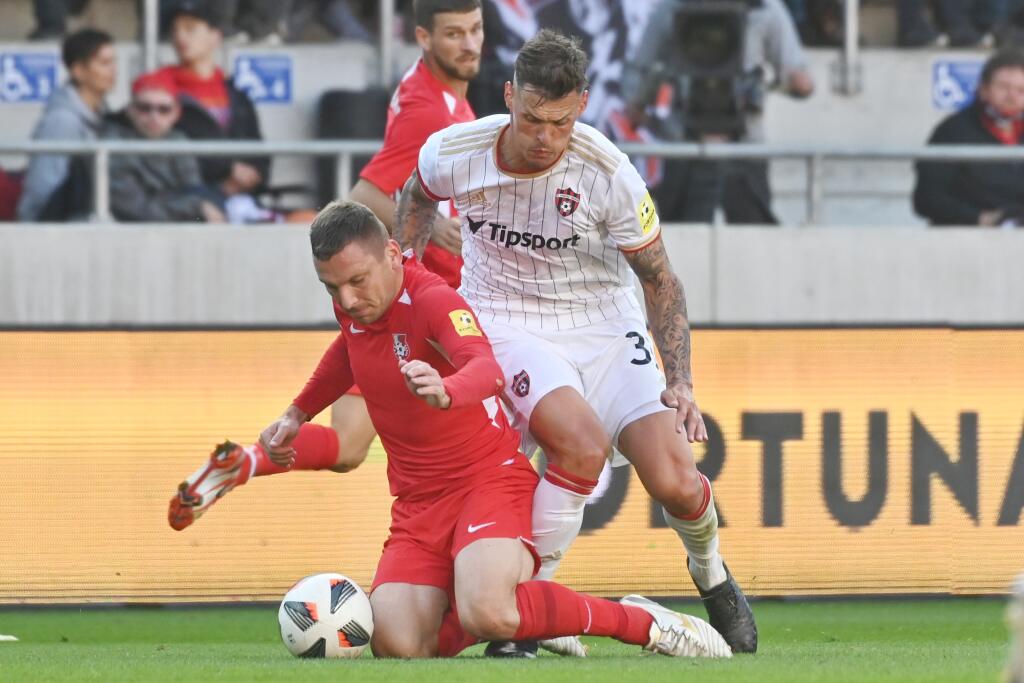 Škrtel absolvoval debut v drese Spartaka Trnava v zápase proti Seredi.
