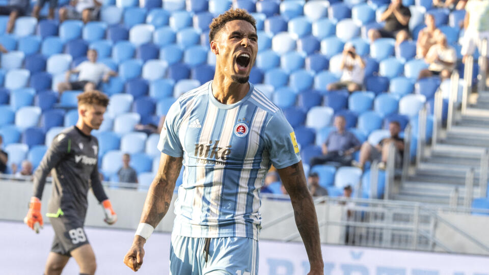 Na snímke André Green (Slovan) sa raduje po strelení druhého gólu v 2. kole Fortuna ligy vo futbale ŠK Slovan Bratislava - AS Trenčín v sobotu 23. júla 2022 v Bratislave. FOTO TASR - Pavel Neubauer