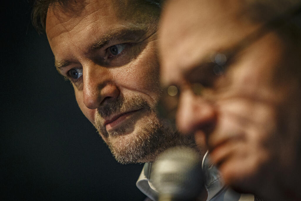 Na snímke Milan Kňažko a Igor Matovič v centrále politickej strany OĽANO počas noci volieb do Národnej rady Slovenskej republiky, 29.2.2020