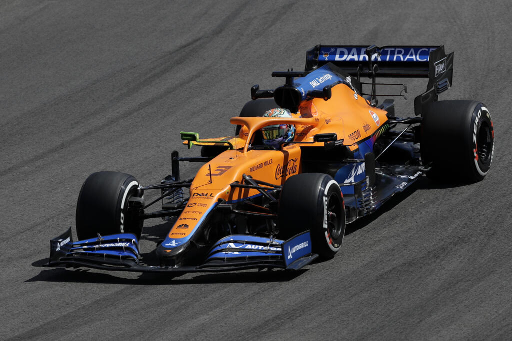 Daniel Ricciardo od tejto sezóny jazdí v McLarene, s ktorým vyhral jednu veľkú cenu.