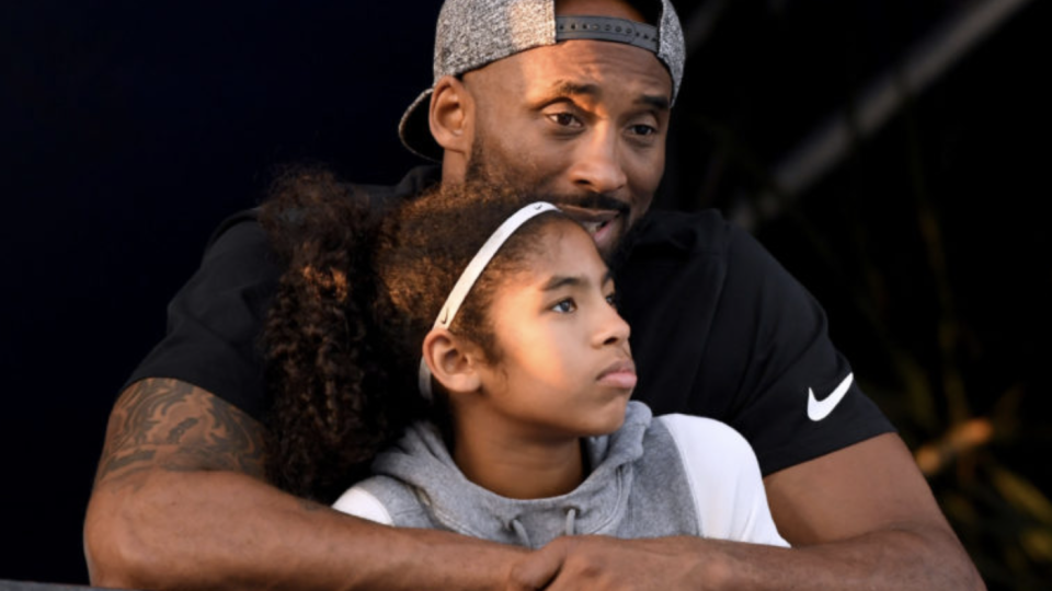 Kobe Bryant po sebe zanechal manželku a tri deti. Natalia, Bianca a len nedávno narodená Capri. Jedno z nich malo byť na palube s otcom. Ide o Bryantovú 13-ročná dcéru Giannu, prezývanú Gigi.
