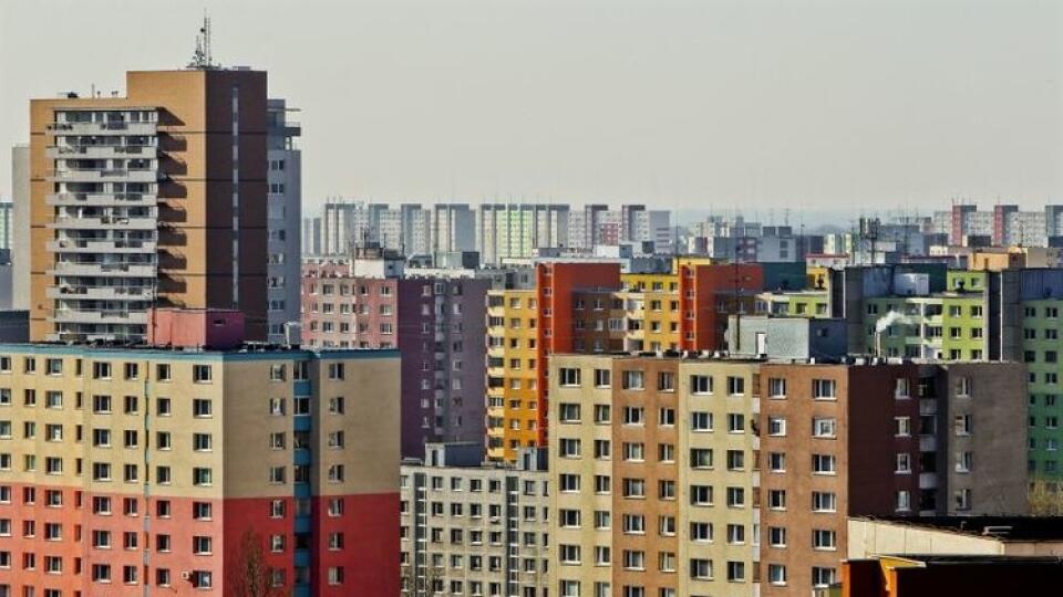 Bratislavská Petržalka ako najväčšie panelákové sídlisko.