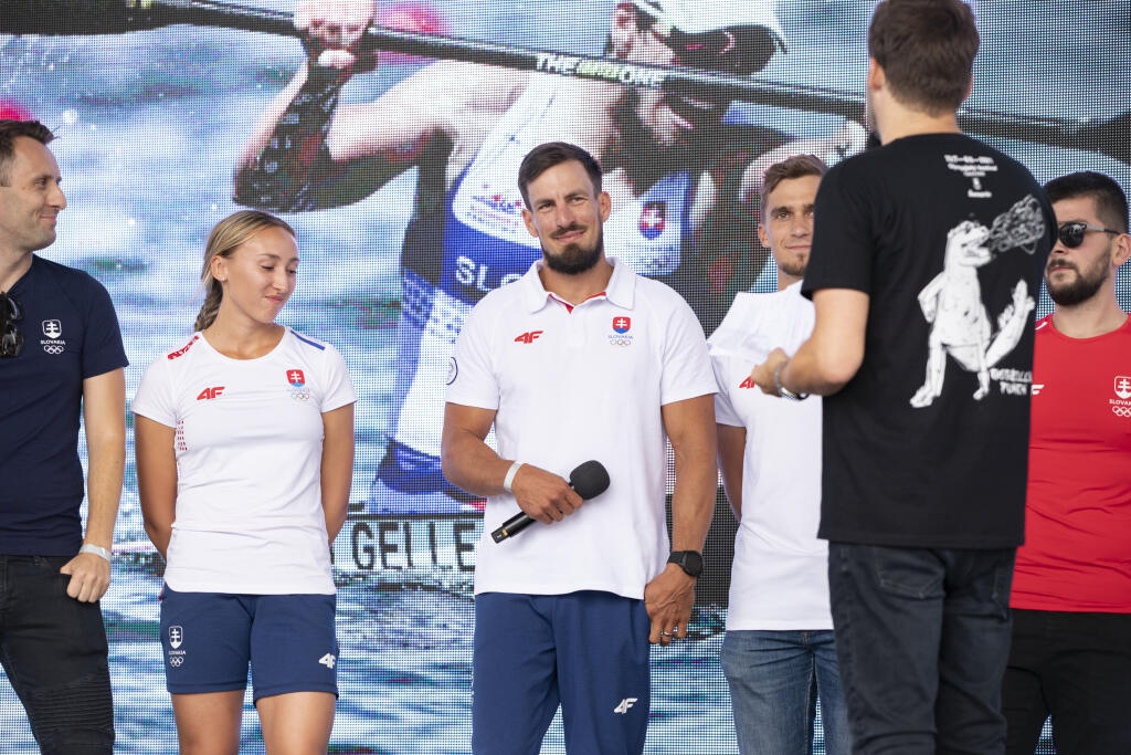 Autogramiáda slovenských olympionikov po návrate z japonského Tokia v X-Bionic Šamorín.