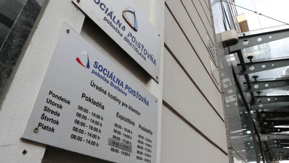 Sociálna poisťovňa - pobočka na Záhradníckej ulici v Bratislave.