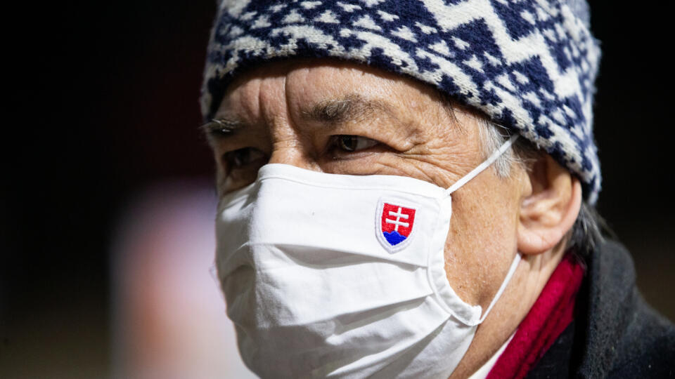 Natáčanie komediálneho seriálu Pumpa pri Lozorne. Na snímke Ján Budaj.