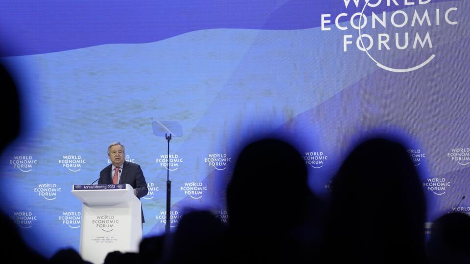 KK49 Davos - Generálny tajomník OSN António Guterres hovorí na zasadnutí Svetového ekonomického fóra (WEF) vo švajčiarskom Davose 17. januára 2023. FOTO TASR/AP
Secretary-General of the United Nations Antonio Guterres speaks at the World Economic Forum in Davos, Switzerland, on Wednesday, Jan. 18, 2023. The annual meeting of the World Economic Forum is taking place in Davos from Jan. 16 until Jan. 20, 2023. (AP Photo/Markus Schreiber)