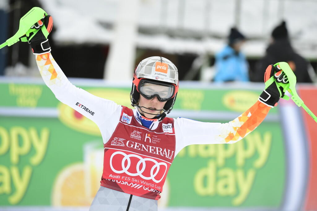 Na snímke víťazná slovenská lyžiarka Petra Vlhová v cieli 2. kola slalomu žien Svetového pohára v alpskom lyžovaní v slovinskej Kranjskej Gore 9. januára 2022.