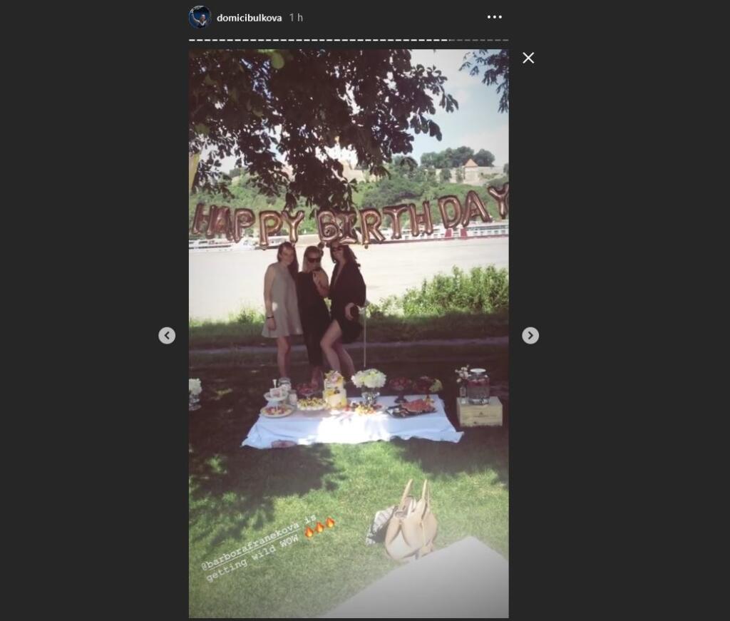 A hostia sa bavili aj na druhý deň, keď pre nich Cibulková zorganizovala piknik.