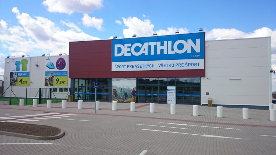 Prvá slovenská predajňa Decathlonu v Boroch