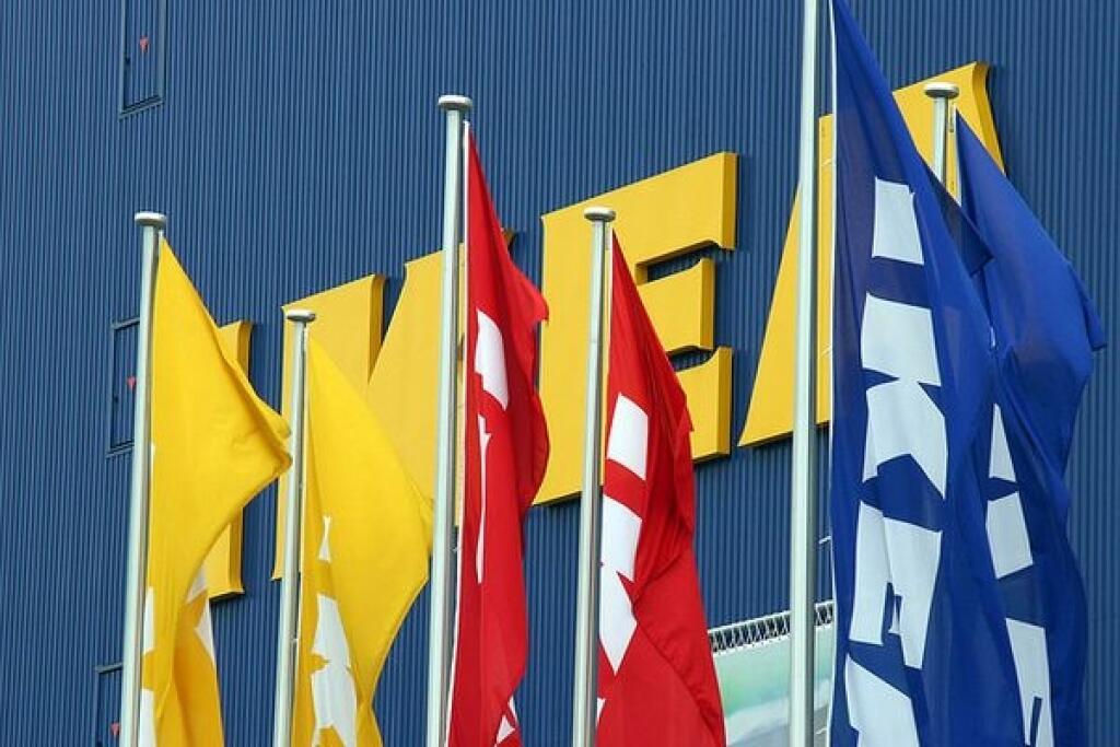 Polícia viní z výbuchov v Ikea poľského manažéra