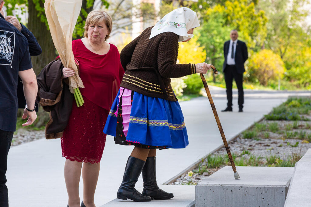 Svadba Gabriely Drobovej a Karola Rumana v Bratislave. Na snímke mama a babka Gabiky Drobovej.