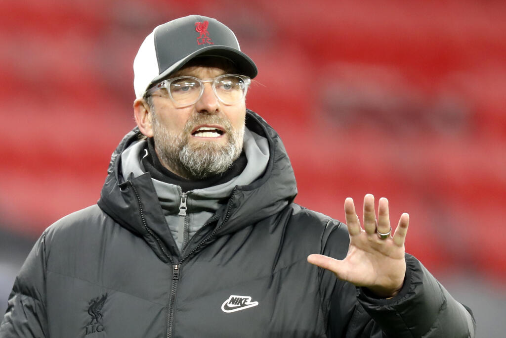 WA 47 Budapešť - Tréner Liverpoolu Jürgen Klopp gestikuluje v 1. zápase osemfinále Ligy majstrov RB Lipsko - FC Liverpool v Budapešti v utorok 16. februára 2021. Európska futbalová únia (UEFA) vybrala Budapešť ako