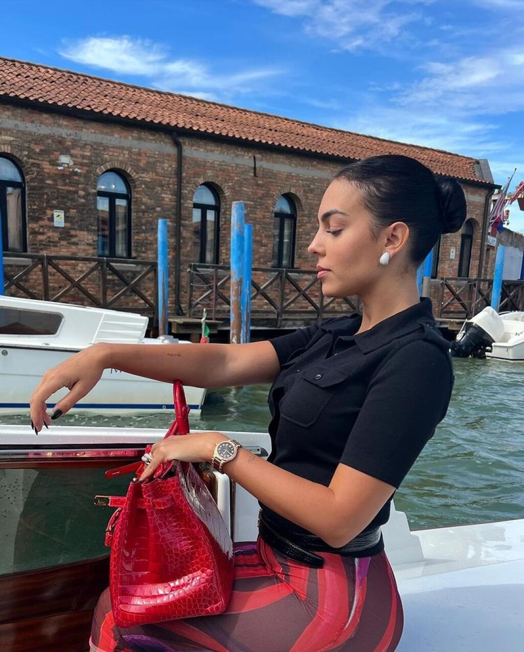 Georgina sa nikdy nestránila pikantností